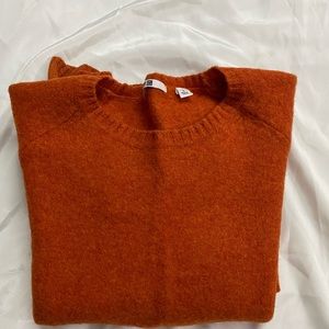 Uniqlo warm sweater